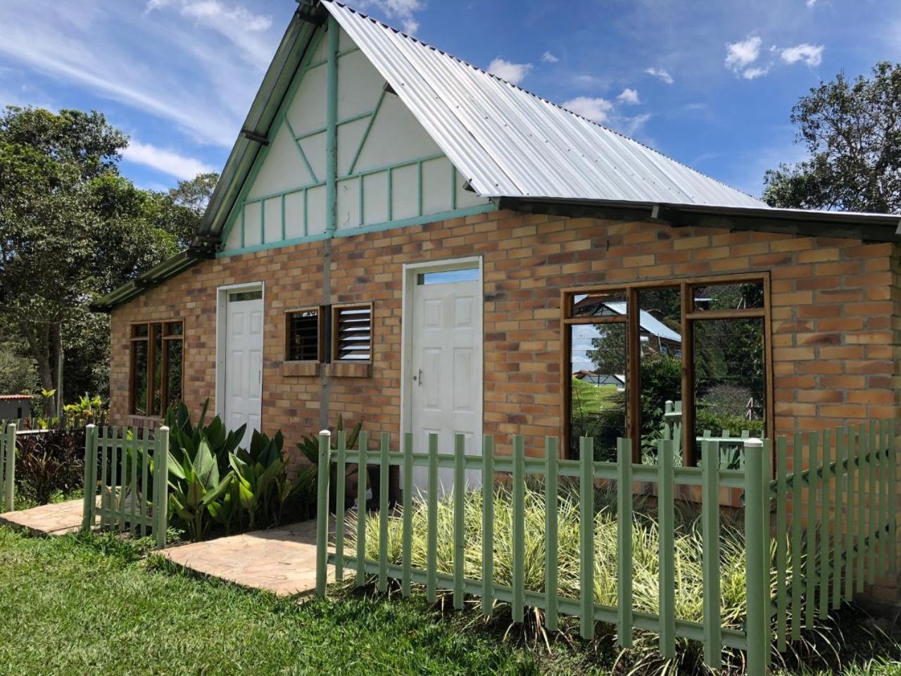 לוס סאנטוס Tribu Ecohostal מראה חיצוני תמונה